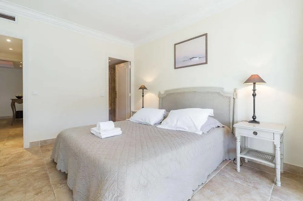 Ferienwohnung Le Cerf Delux Cannes